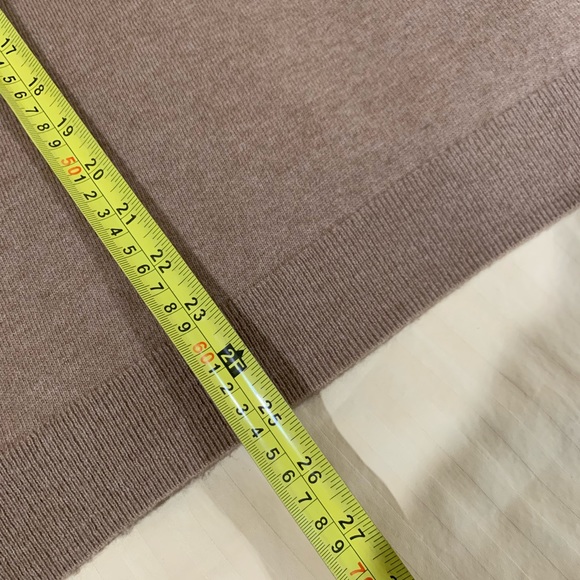 J. Crew 🍒 Merino wool pull over - Picture 8 of 14